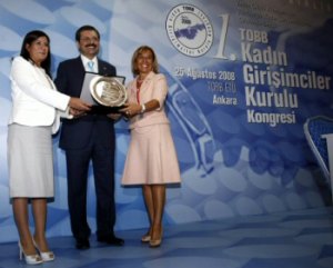 'Kadınlar sosyal hayata, üretim süreçlerine girmeli'