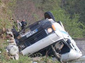 Aksaray'da minibüs devrildi: 1 ölü, 11 yaralı