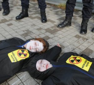 Nükleer santral ihalesine protesto