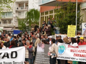 'Nükleer santral'e protesto