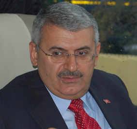 Bakan Yıldırım GSM şirketlerini savundu