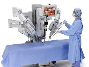 Dünyadaki 10 robotik kadın cerrahından biri Türk