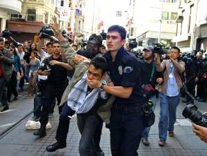 Taksim'de IMF protestosu