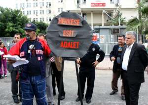 Mersin'de Dursun Çiçek protestosu