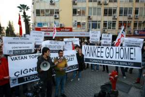 ABD askerlerine protesto