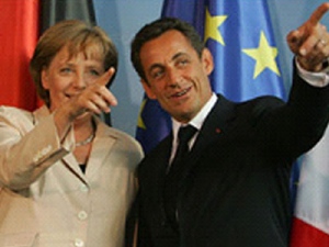 Sarkozy ve Merkel, Türk karşıtını destekliyor