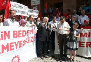 Taşeron şirketler protesto edildi