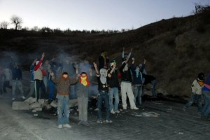 İzinsiz gösteri yapanlar tutuklandı