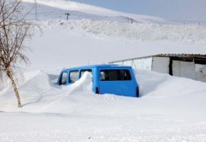 Kar yağışı ulaşımı olumsuz etkiliyor