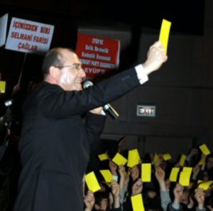 'Yanlış giden herşeyin tekerine çomak sokacak bir seçim'