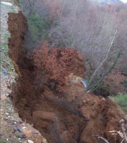 Ankara-Ayaş yolu heyelan nedeniyle kapandı