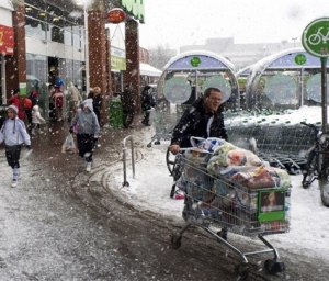 İngiltere'de kar yağışı ulaşımı etkiliyor