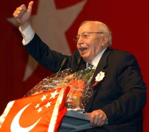 Komisyonda 'Erbakan tartışması'