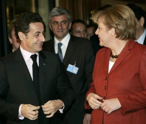 Sarkozy-Merkel el ele