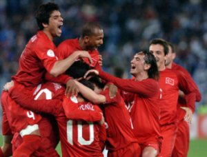 Türkiye, Euro 2016'yı düzenlemeye resmen aday