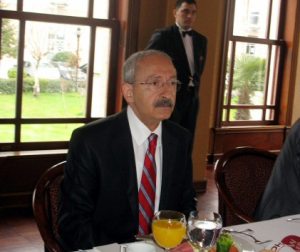 Kılıçdaroğlu, Kepenek'in peşini bırakmıyor