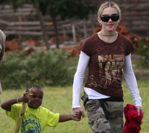 Madonna'ya Malawi hükümetinden destek