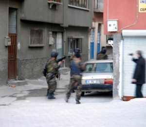 Hayal'in akrabası örgüt üyeliğinden tutuklandı