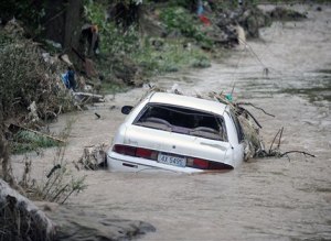 Sel 300 bin kişiyi evsiz bıraktı