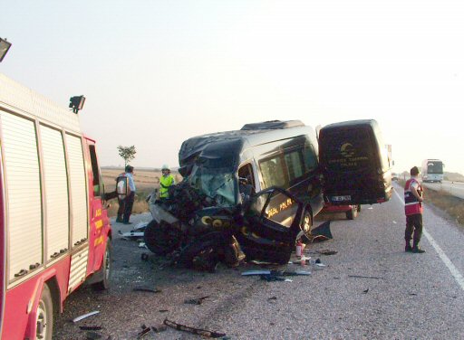 Şanlıurfa'da trafik kazası: 2 ölü