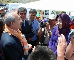 Kılıçdaroğlu, türbanlı ile türbanı tartıştı