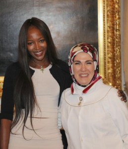 Naomi Campbell Emine Erdoğan ile görüştü