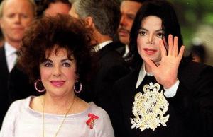 Elizabeth Taylor Jackson'a ağlıyor