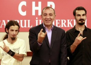 Tekin, metalci gençlerle bir araya geldi