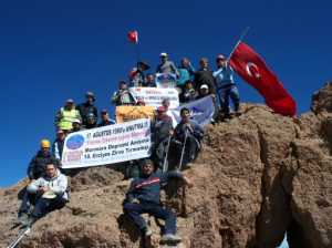 Erciyes Dağı'na anlamlı tırmanış