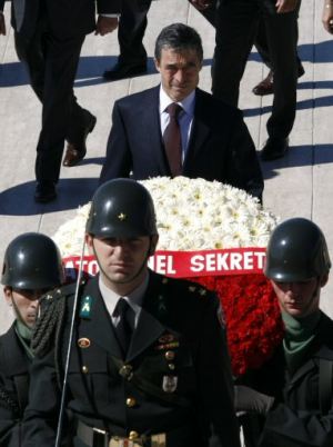 Rasmussen, Anıtkabir'i ziyaret etti