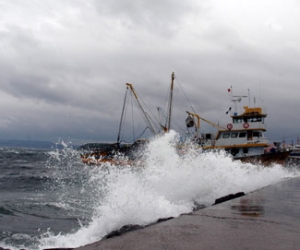 Karadeniz'de şiddetli fırtına