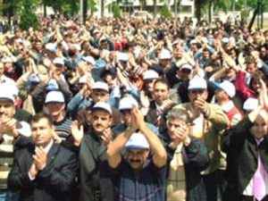 Selde hayatını kaybeden işçiler için protesto