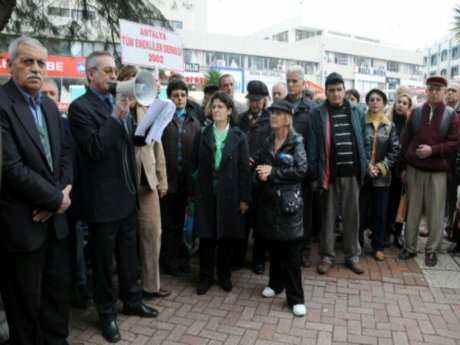 Emeklilerden maaş zammına tepki