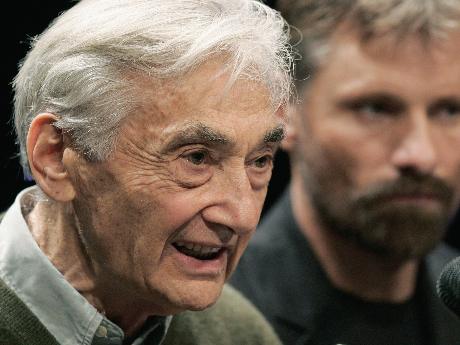 Tarihçi Howard Zinn hayatını kaybetti