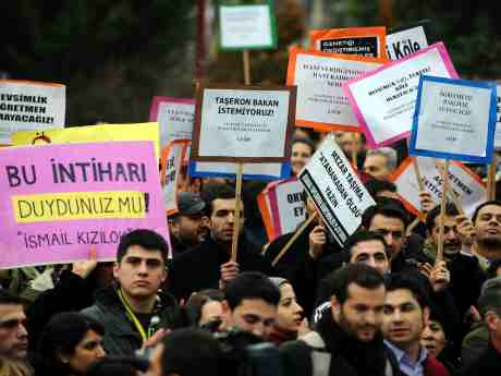 Ataması yapılmayan öğretmenler miting yaptı