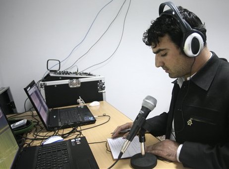 NATO Afganistan'da radyo kurdu