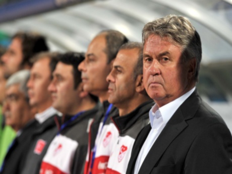 Hiddink tartışması TBMM'ye taşındı