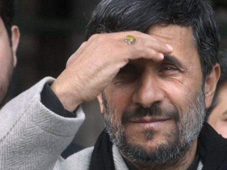 Ahmedinejad'tan gövde gösterisi