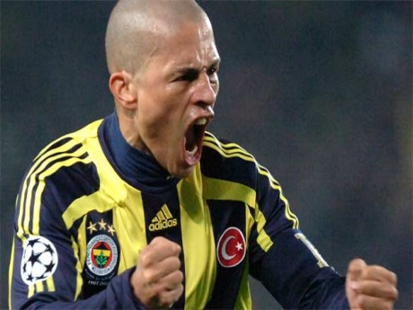 Fenerbahçe'de Alex sakatlandı