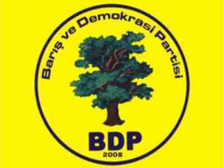 BDP ilçe binasında patlama