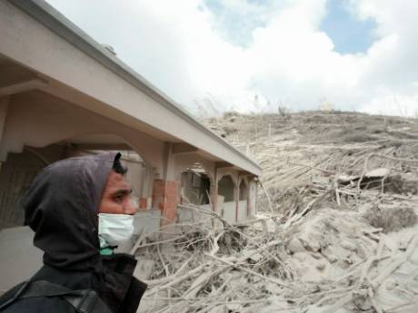 Endonezya'daki tsunami ve volkan felaketleri: 272 ölü