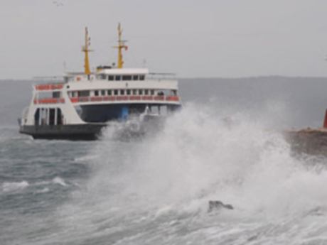 Marmara'da deniz ulaşımına lodos engeli (10.11.2010)