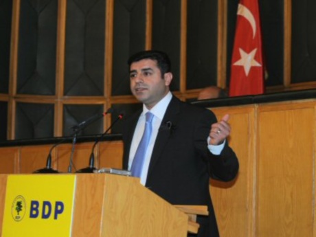 BDP'li Demirtaş'tan Taksim saldırısına kınama