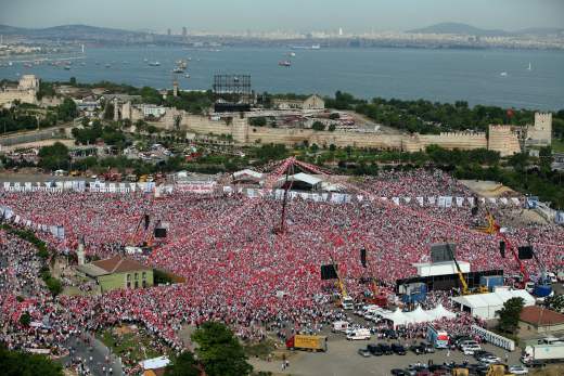 Tarkan'dan seksi pozlar