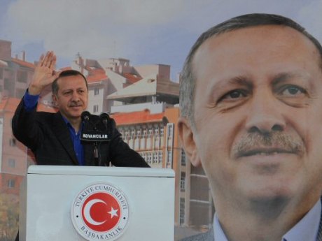 Erdoğan: Kendi dertlerine düştüler