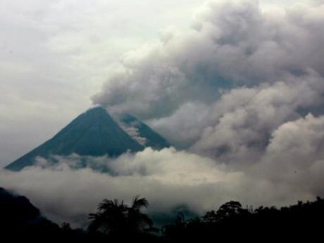 Merapi faciasında ölü sayısı 153'e çıktı