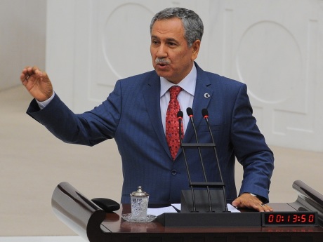 Arınç'tan BDP'lilere Kürtçe jesti