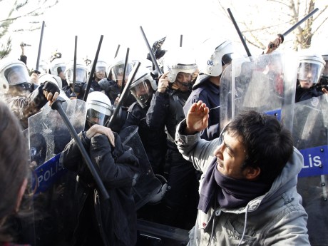 Başbakan'a ODTÜ'de protesto