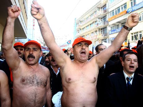 Basın toplantısında hükümete protesto