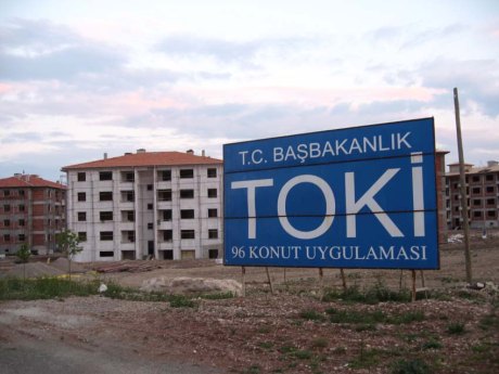 TOKİ, 2010'u rekorlarla bitiriyor